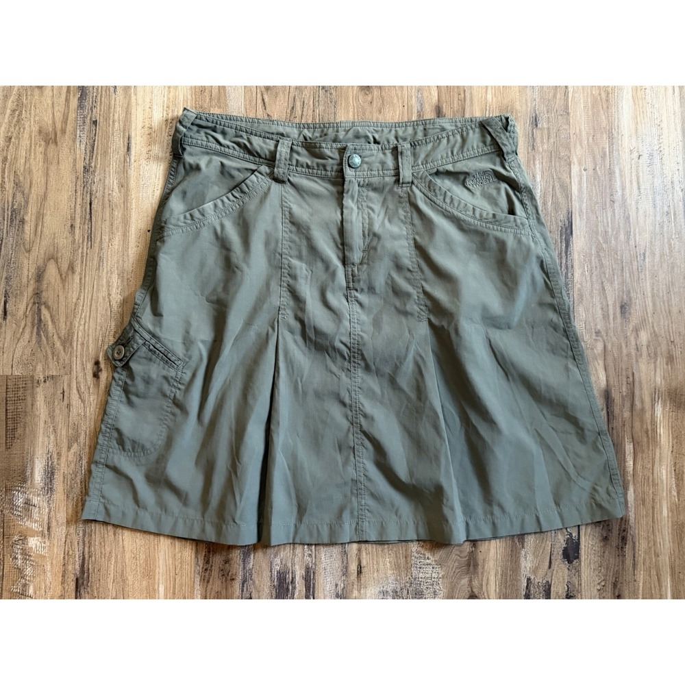 The North Face Women's Green Pleated Short 4 Pockets, Logo Hiking Skirt Size 14